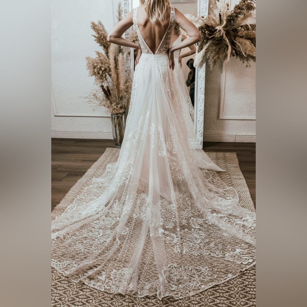 RISH “Chloe” Wedding Dress size 0 NWT ivory